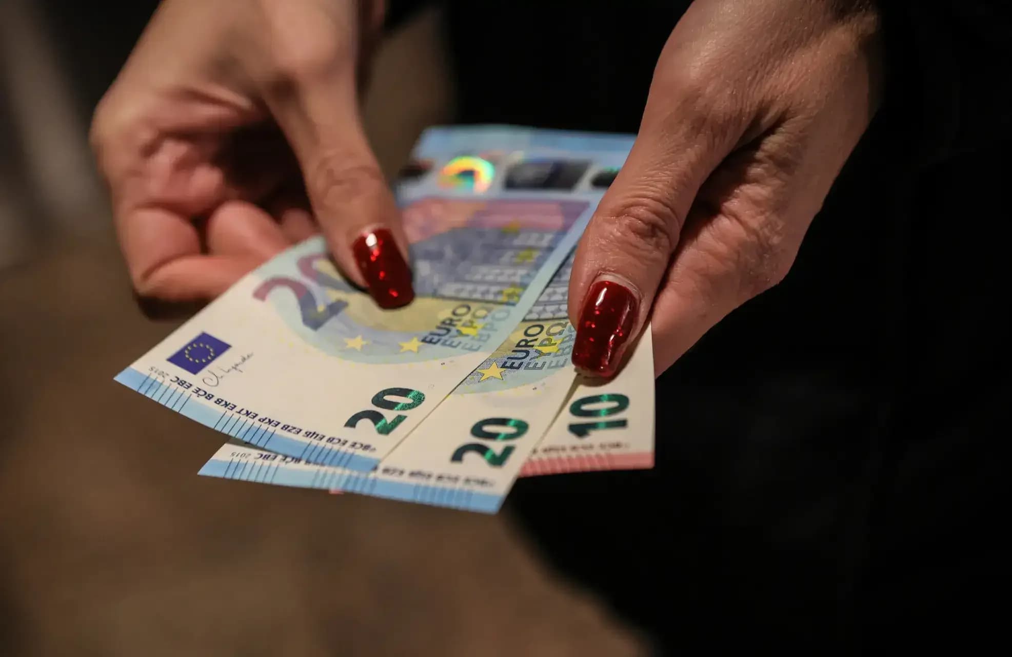 Euro Hits 17-Month Low Near 1.11 as Four Pressures Drive Decline
