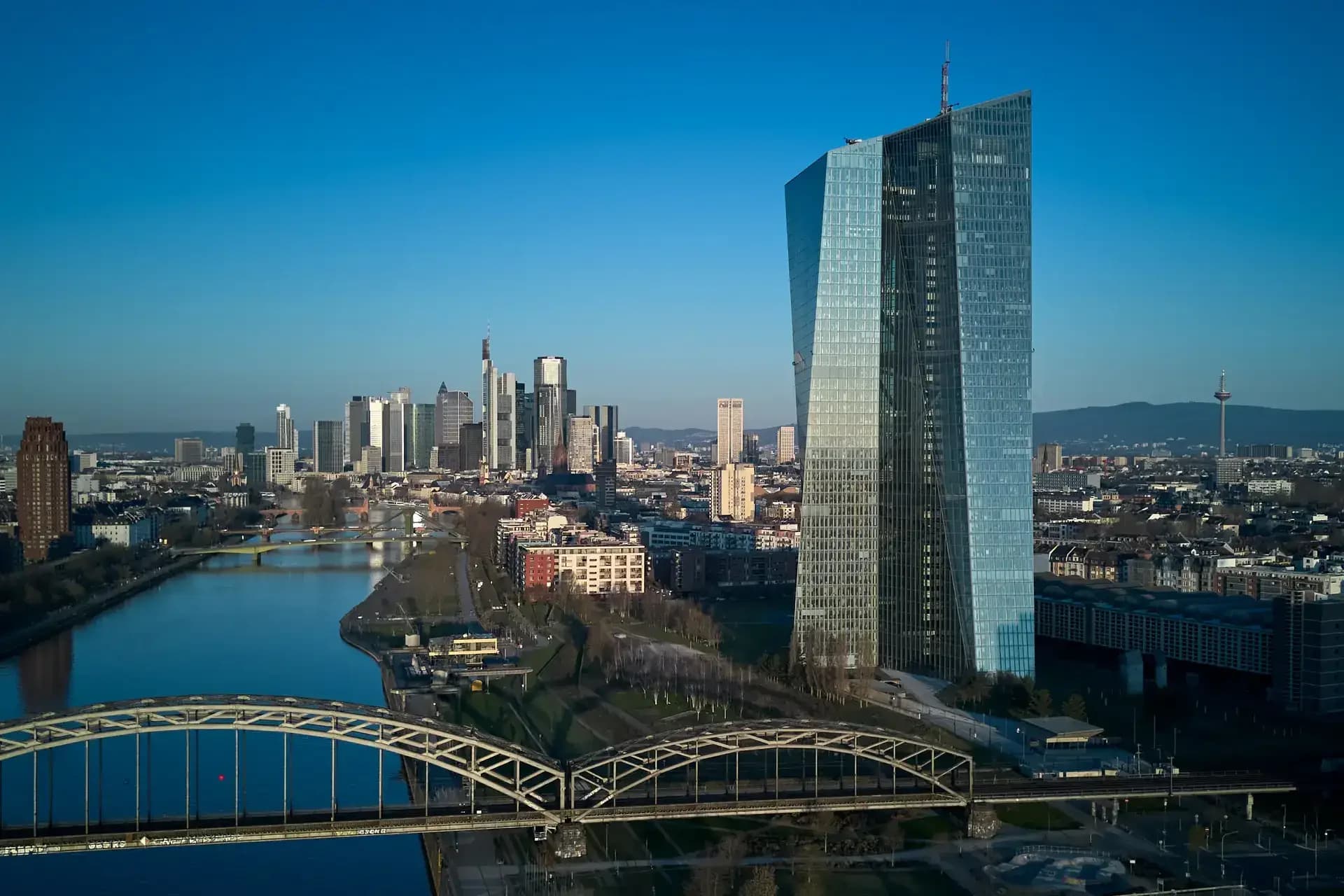 European banks tighten credit amid Iran tensions, Q2 results awaited