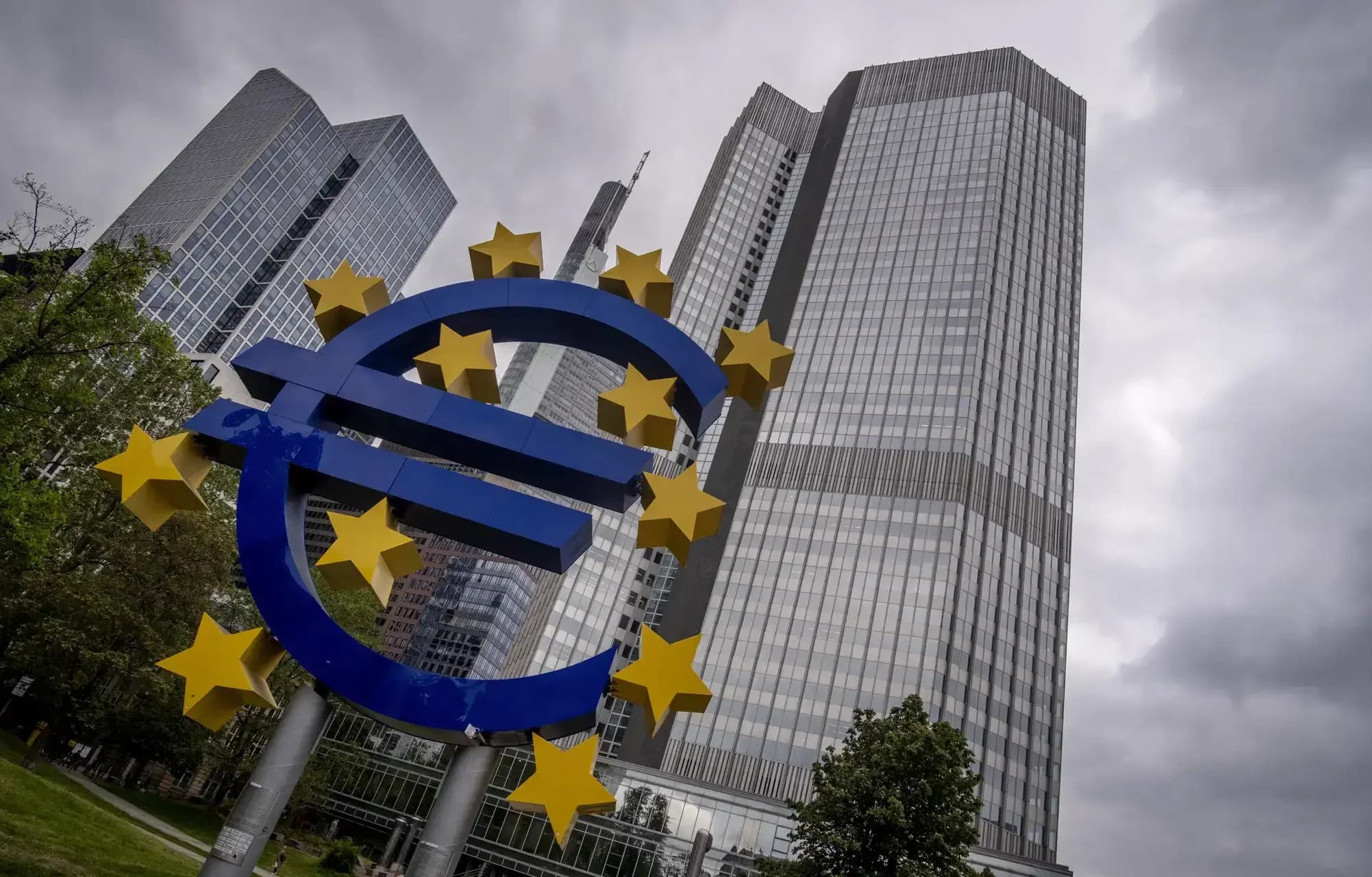 European shares flat as U.S.-Iran talks continue; Rheinmetall drops