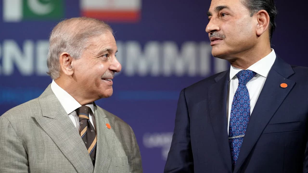 Ex-Singapore Envoy Blames Pakistan's Crisis on Military, Not India