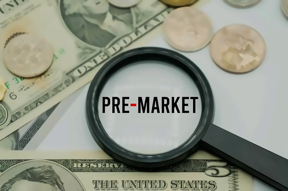 Fed Minutes Show Hawkish Shift as Nasdaq 100 Consolidates Around 30K