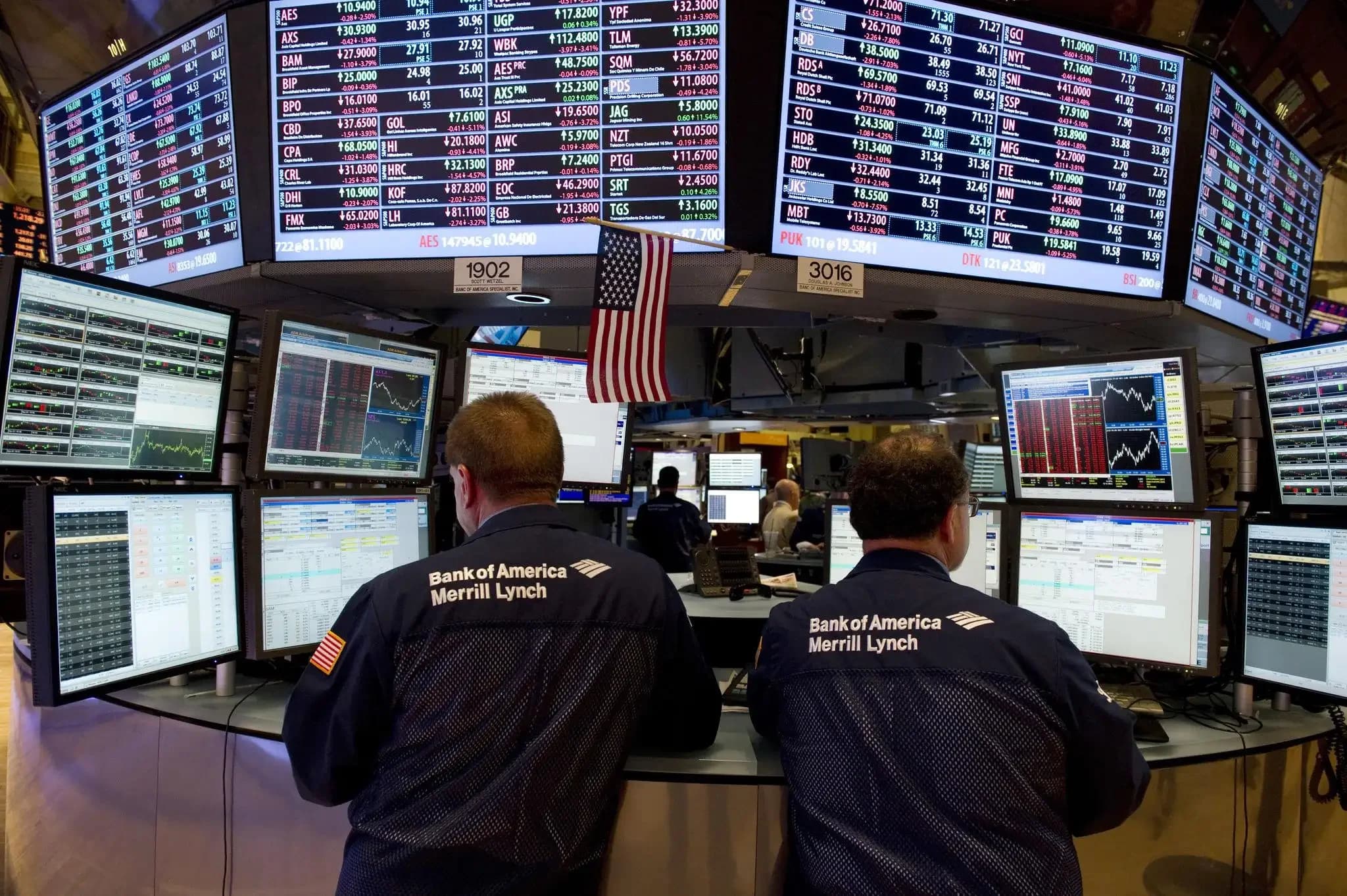 Fed Officials Show Varying Transparency in Financial Disclosures