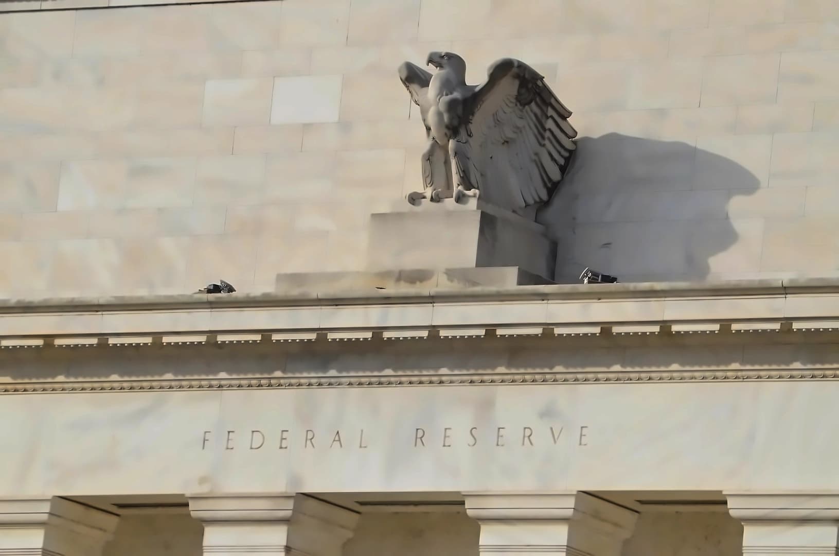 Fed Updates Crypto Master Account Proposal as Trump Signs Digital Asset Orders