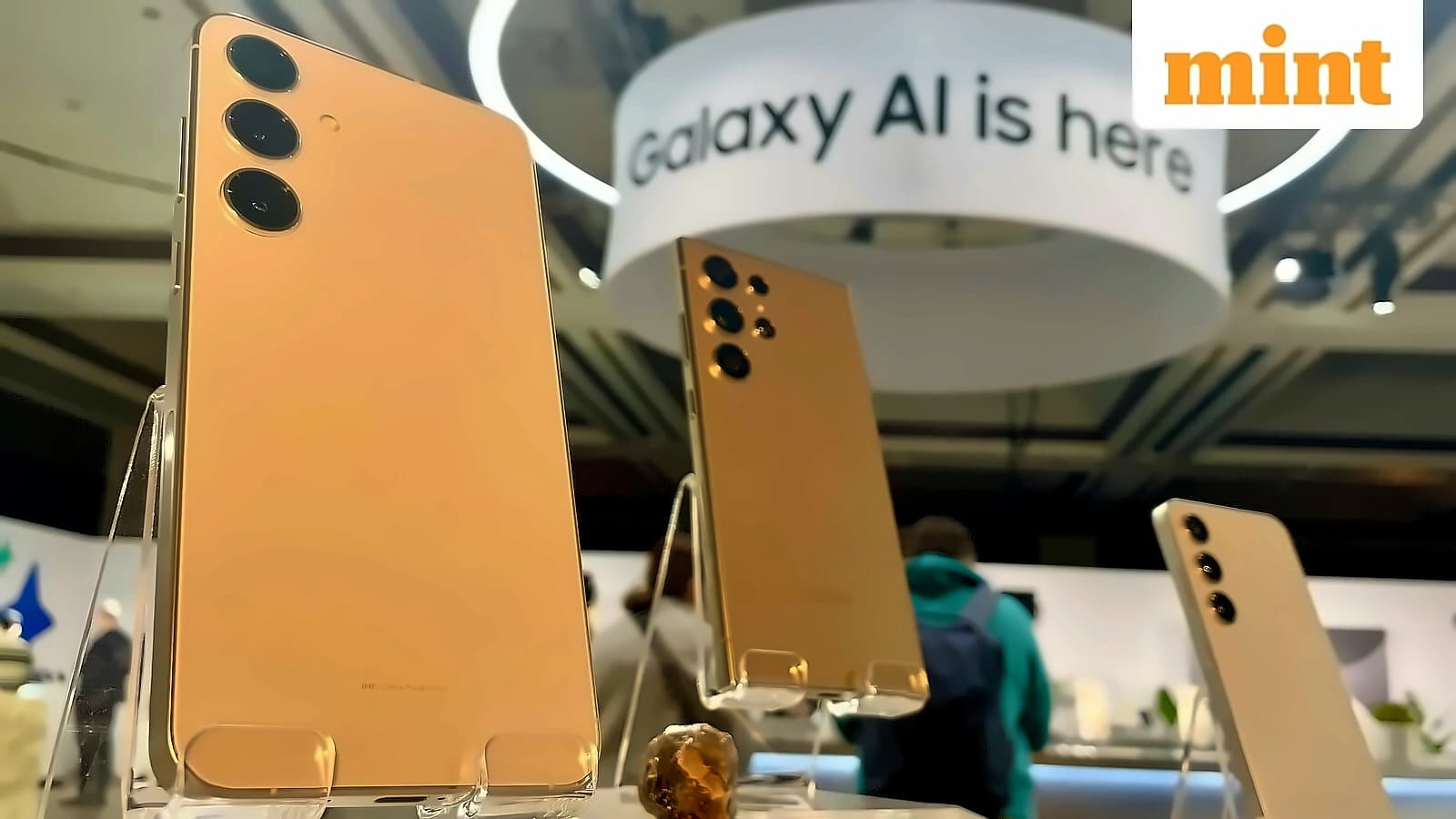 Festive smartphone sales crash 16% as chip costs crush discounts