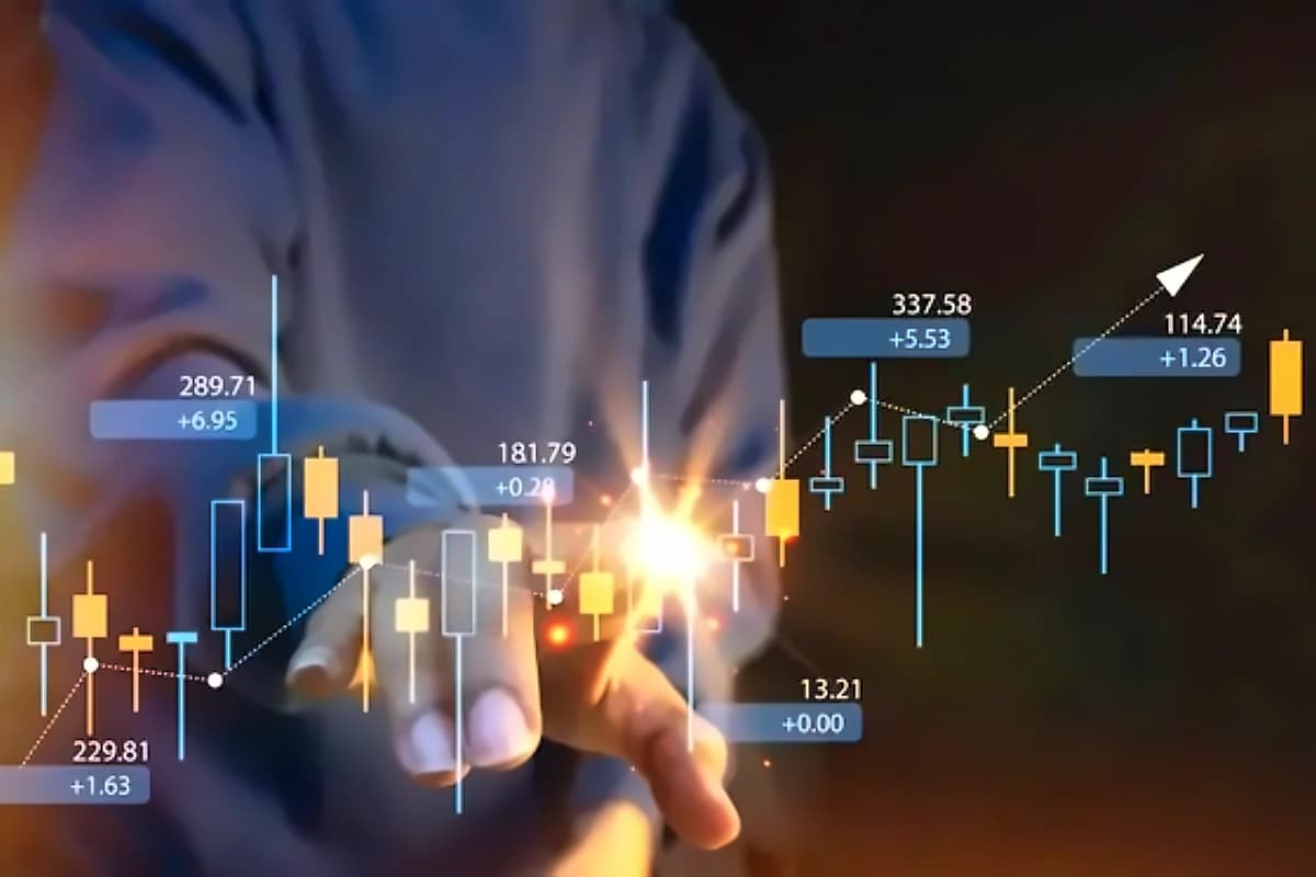 FTSE 100 Hits Two-Week Low as Mining Sector Plunges on Antofagasta