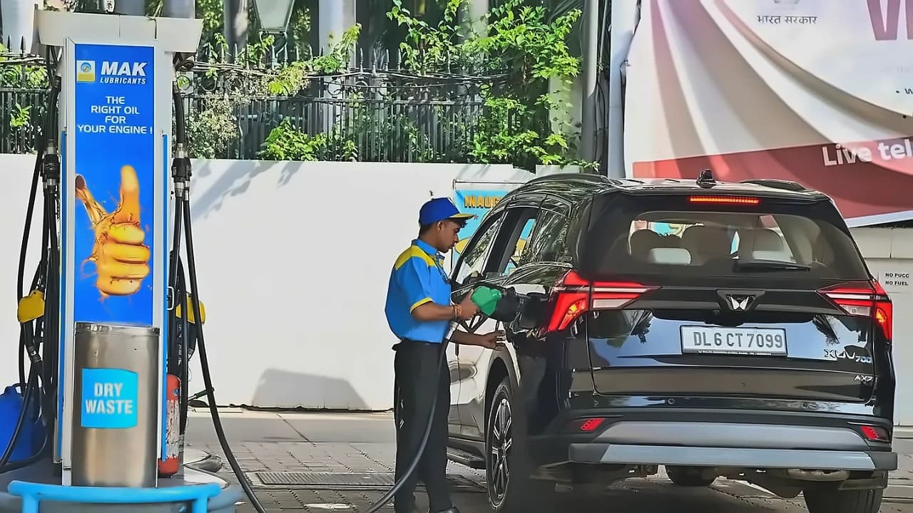 Fuel prices rise again: Petrol up ₹2.61/litre, diesel ₹2.71/litre