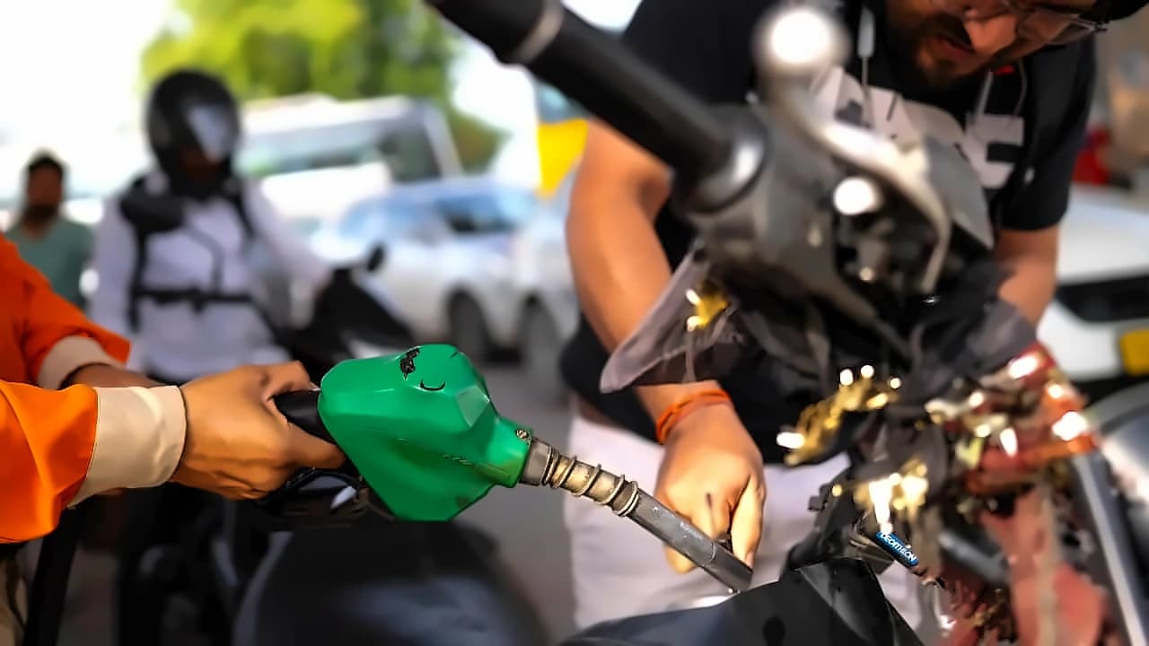 Fuel prices unchanged May 20: Hyderabad leads at ₹111.84/litre