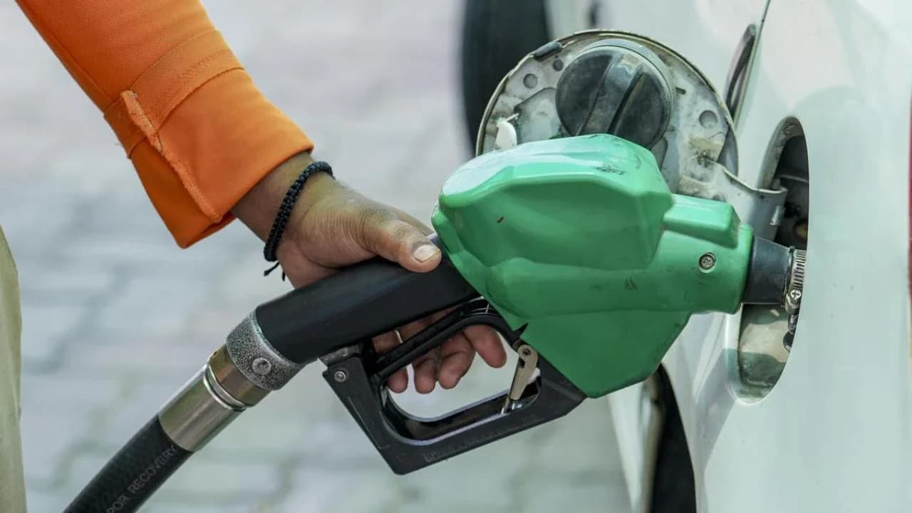 Fuel prices unchanged on July 3 as crude oil falls to ₹6,686/barrel