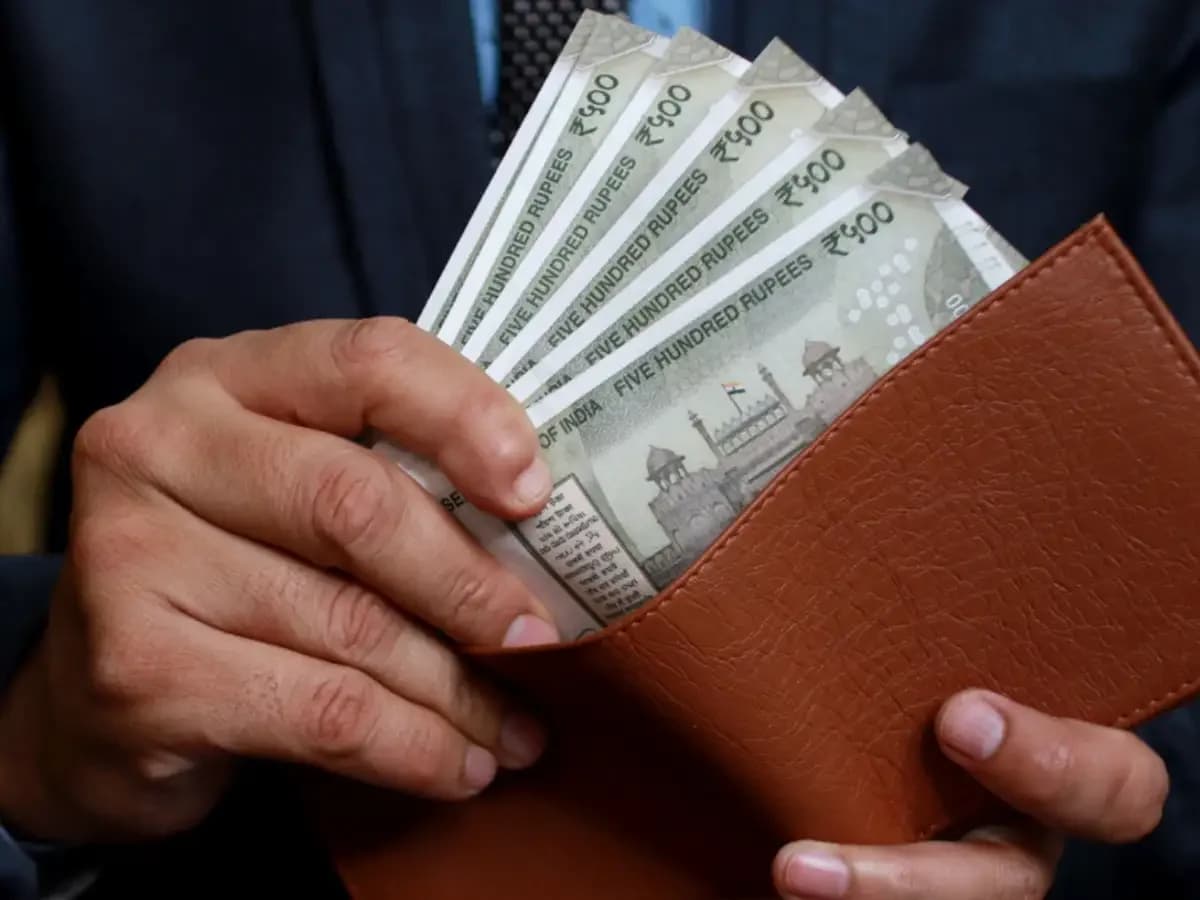 Gen Z Drives India's Credit Revolution with ₹19L Cr Market Share