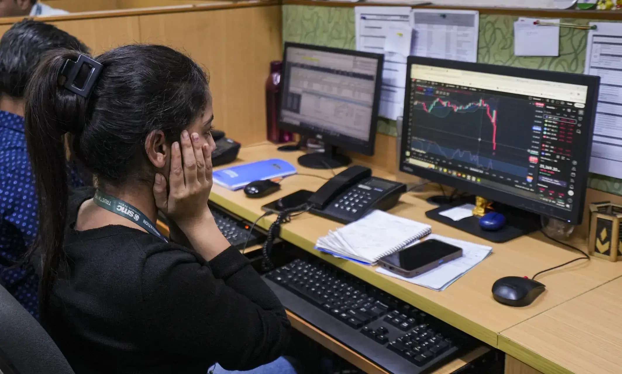 GIFT Nifty falls 130 pts signals weak start as US-Iran tensions escalate