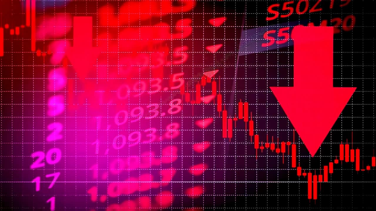 NIFTY50 slides 163 points, SENSEX drops 495 points amid oil surge