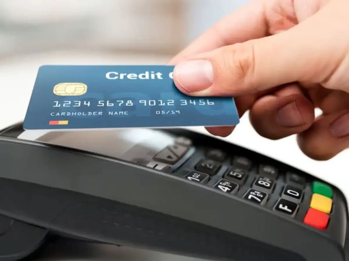 Global banks restrict credit cards for wealthy Indians under 180-day rule