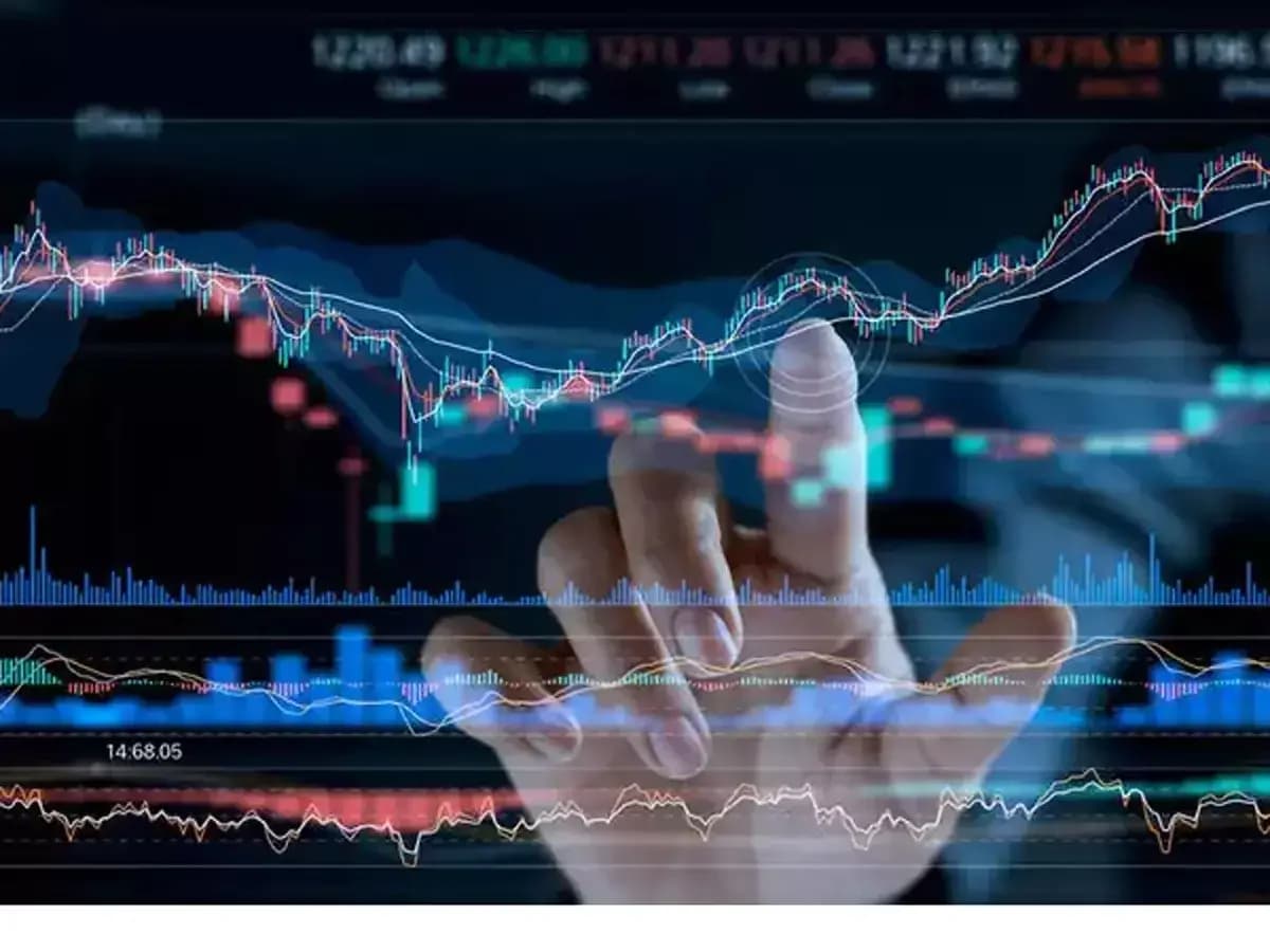 Global oil surge fuels retail frenzy in crude derivatives