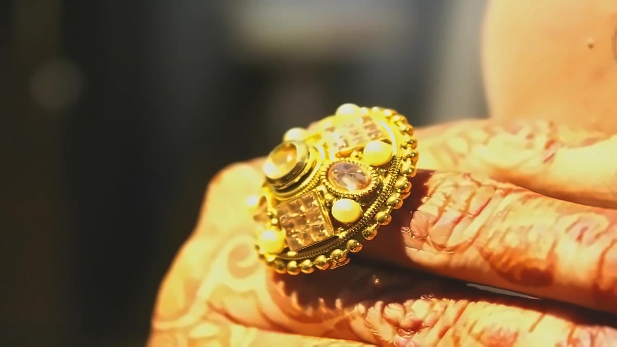 Gold Hits Record ₹1.62 Lakh/Gram, Silver Consolidates Above ₹3 Lakh