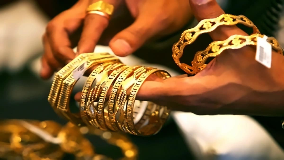 Gold Import Duty Cut Under Review as Grey Market Expands