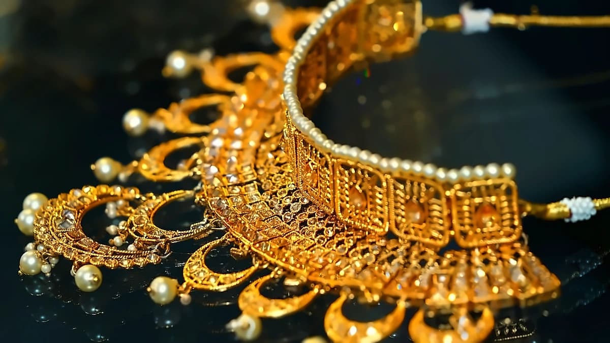 Gold Jewellery Demand Hits 10-Year Low as Prices Surge 60%