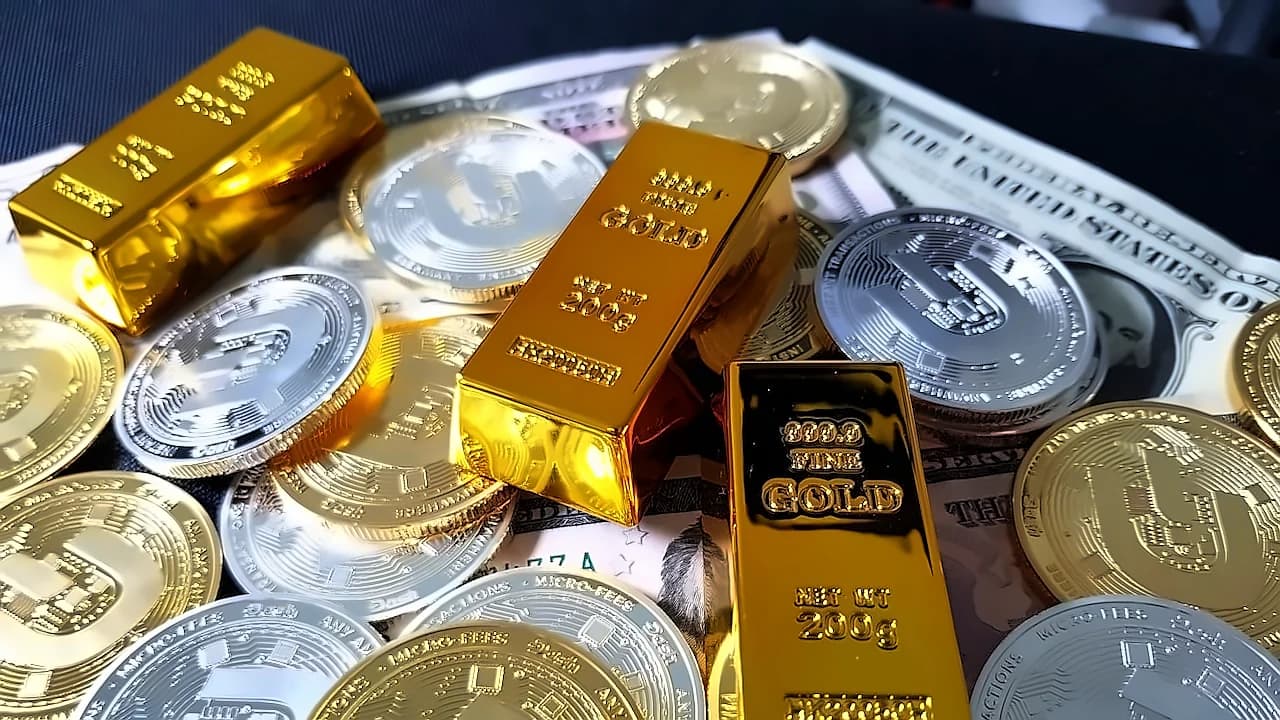 Gold Holds Above $4,350 as Fed Decision Looms After Iran Deal
