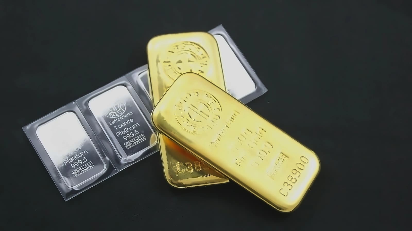 Gold-Silver Ratio Falls Below 60: Silver Outperforms Gold