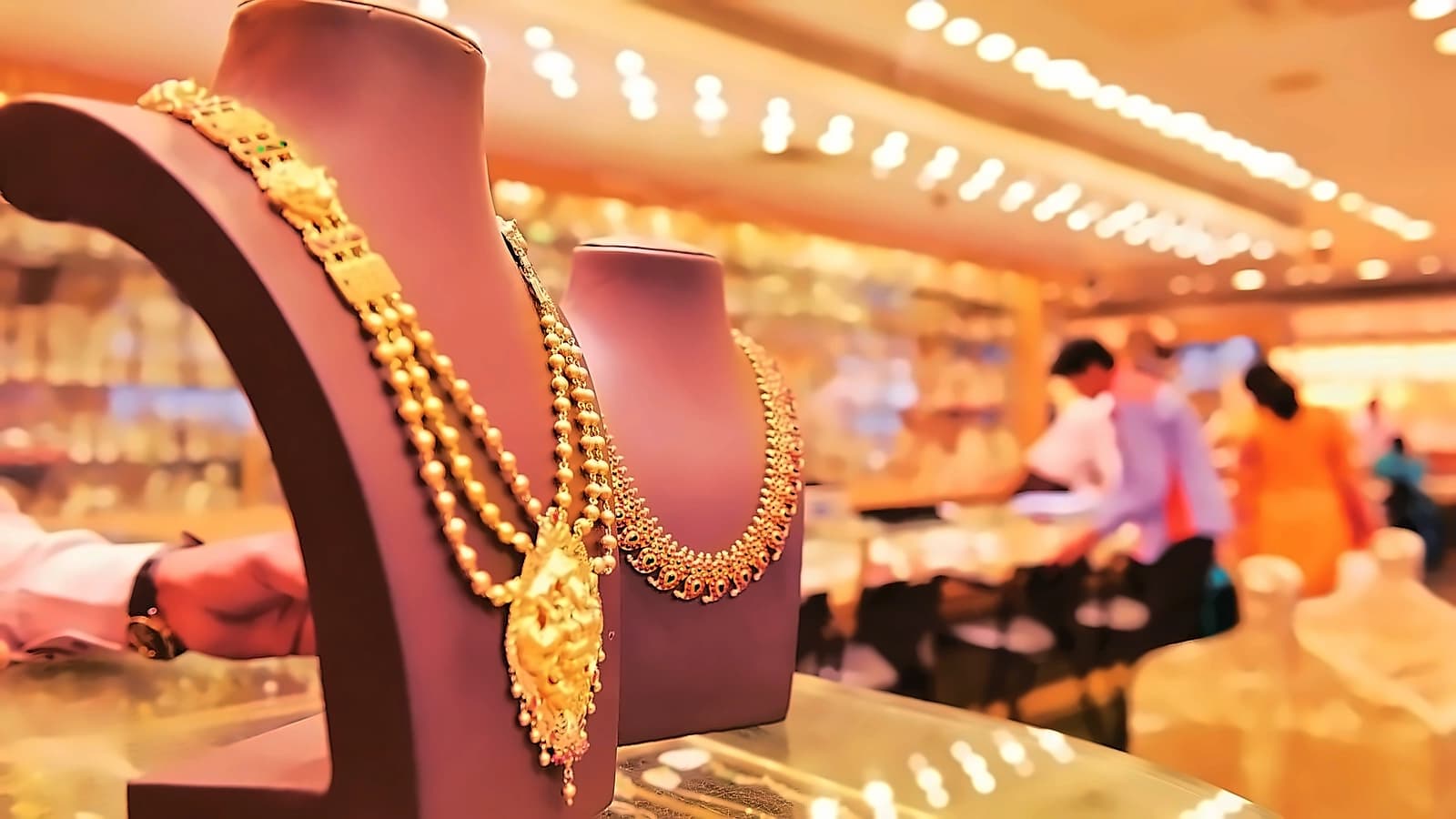 Gold, silver surge 4% as oil drops 5% on US-Iran peace deal hopes