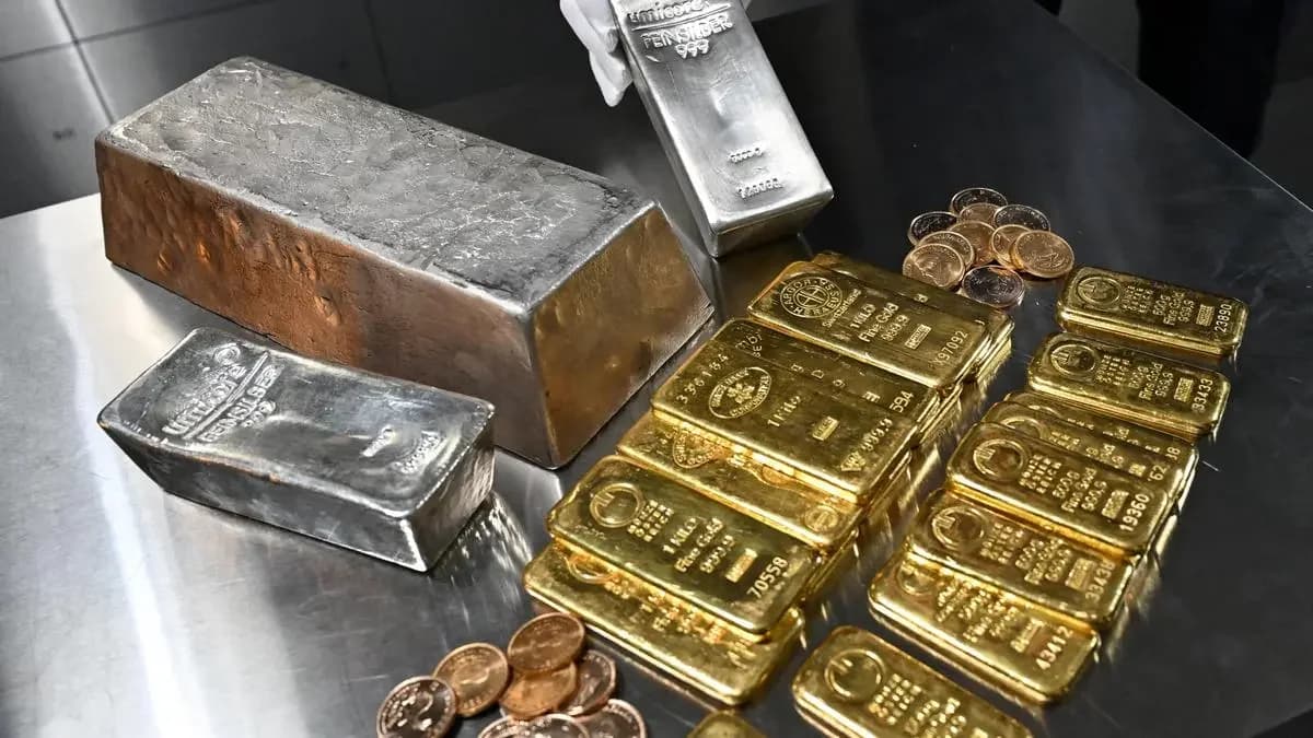 Gold, silver crash risk: 10% fall possible amid oil surge, Fed hawkish stance