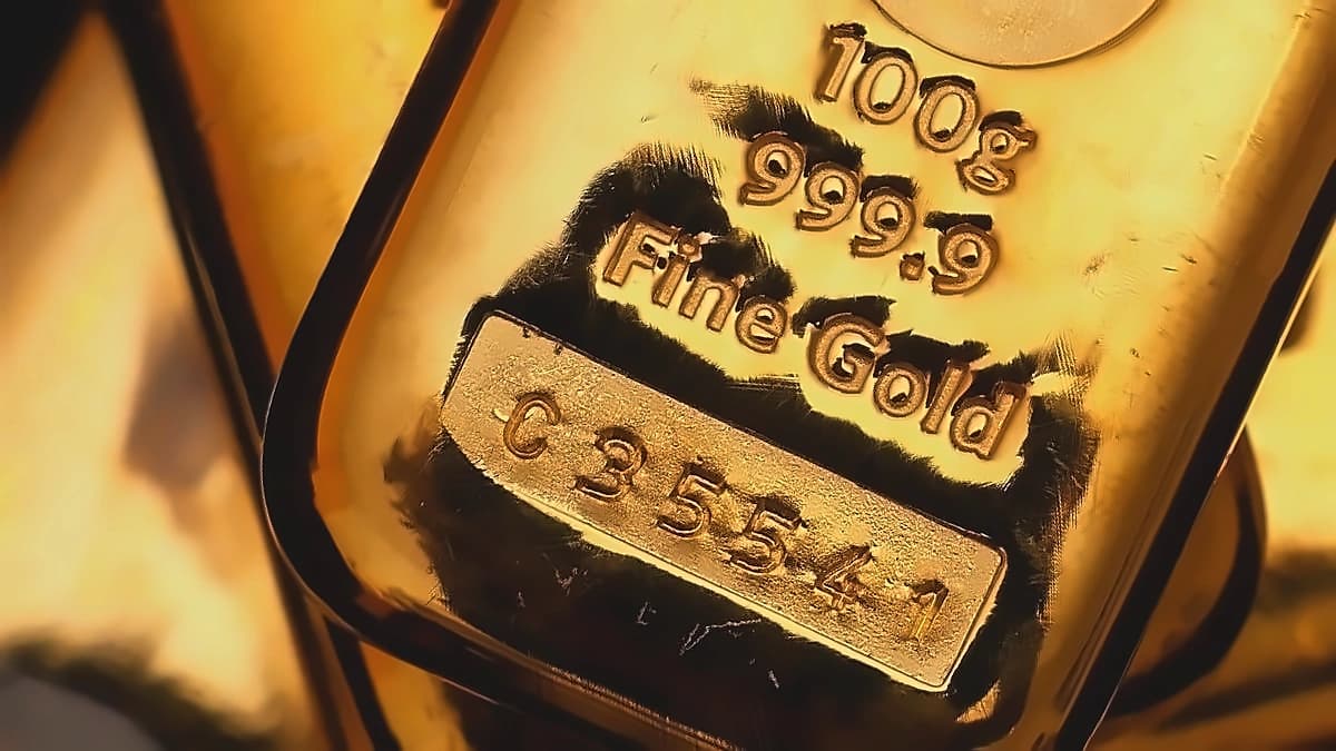 Gold hits ₹1.53L retail high in India, premiums surge to ₹15/oz