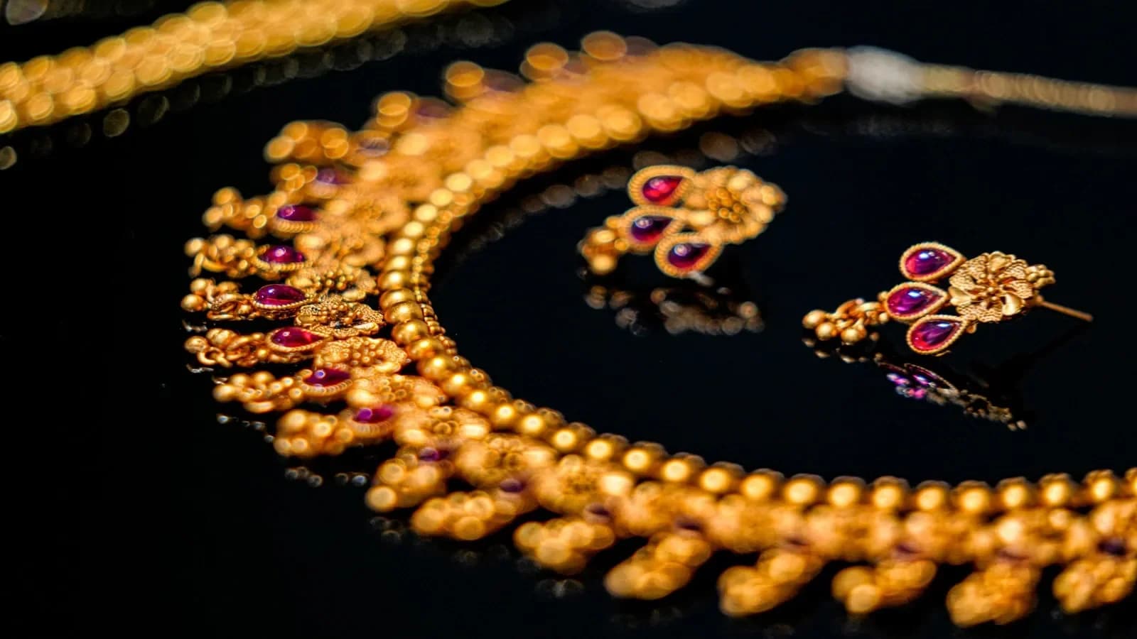 Gold surge drives Muthoot Finance, Manappuram shares up 11% in 4 days