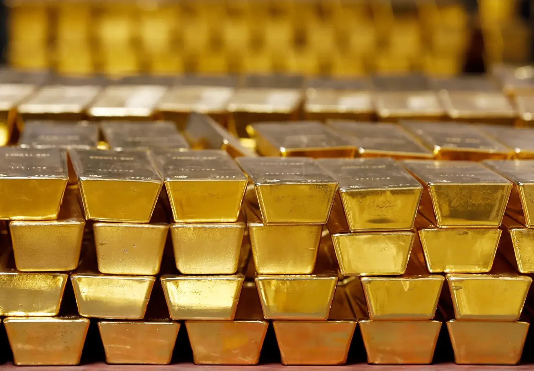 Gold drops to ₹1.49 lakh/10g on MCX amid Fed pivot fears
