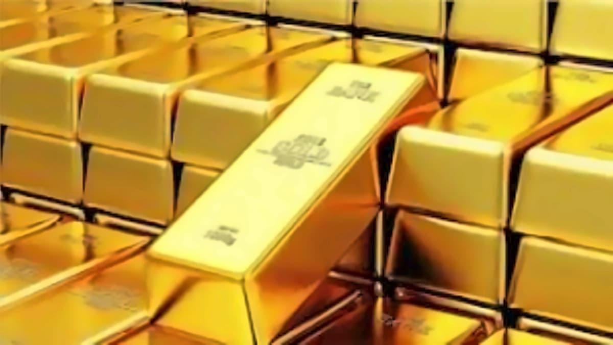Govt caps gold imports at 100 kg duty-free after 15% duty hike