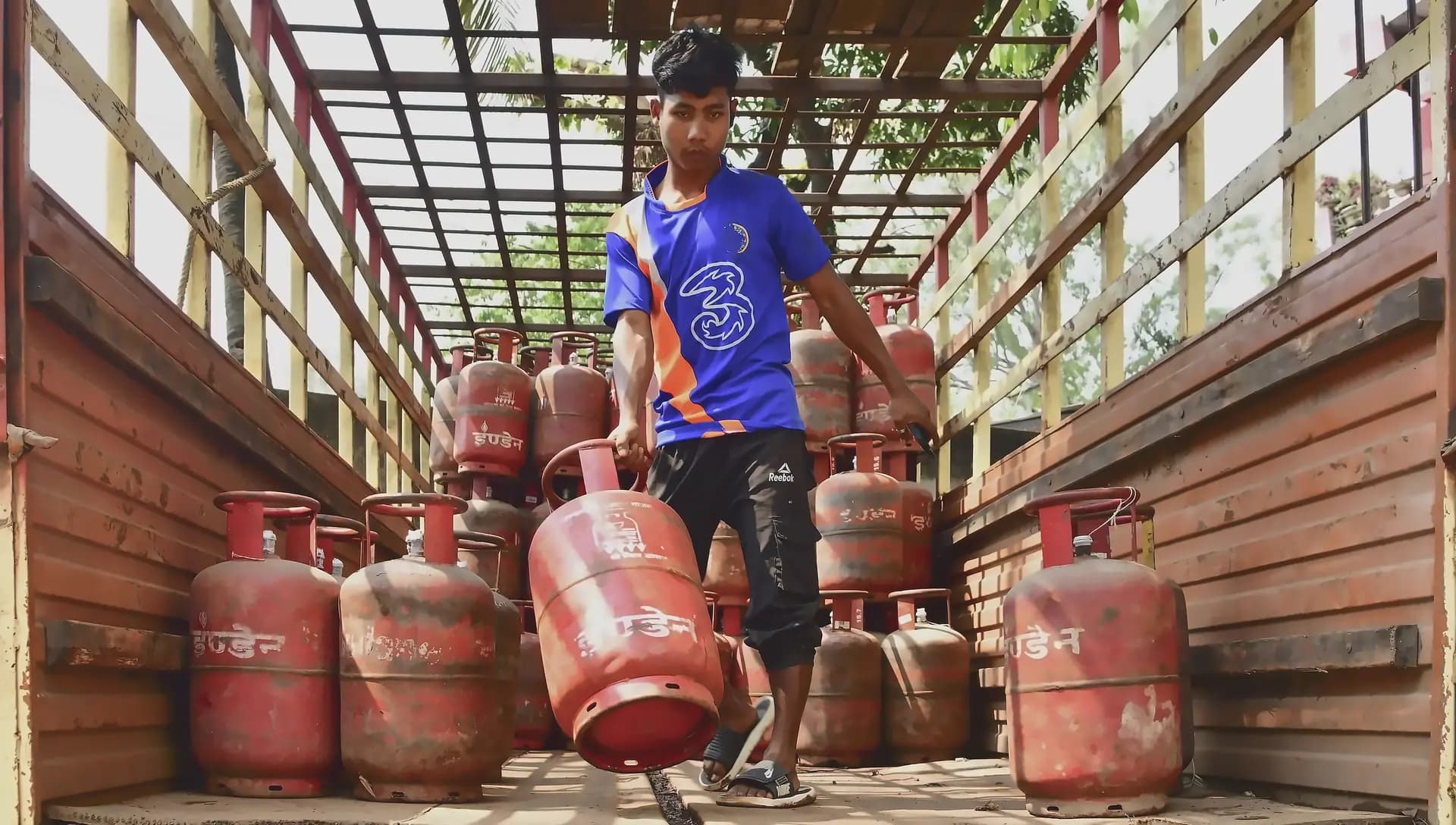 LPG Aadhaar rule from Oct 1: 27.43 crore consumers covered