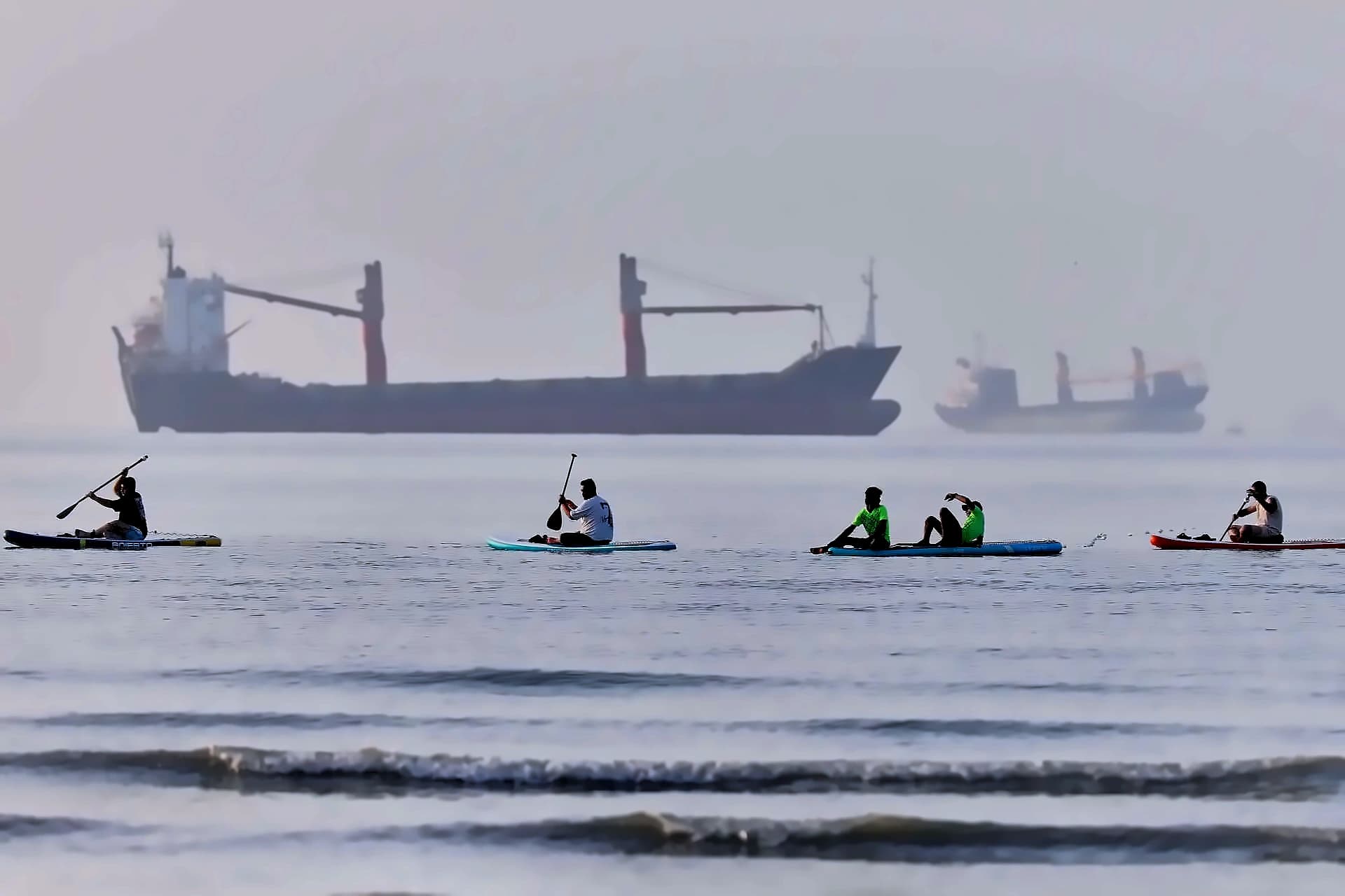 Gulf oil producers accelerate Hormuz bypass plans amid Iran tensions