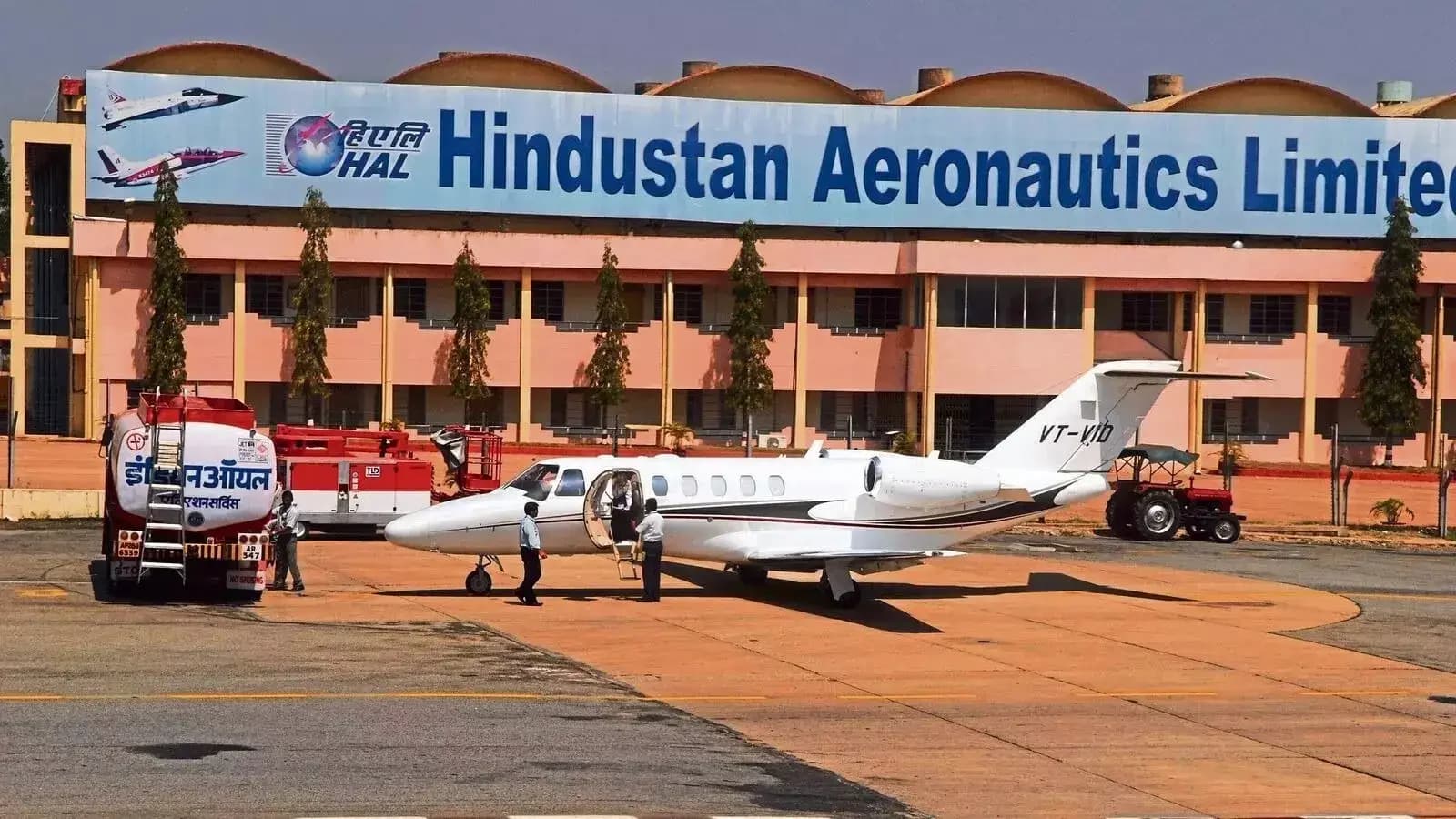 HAL shares drop 10% post Q4 results despite brokerage bullishness