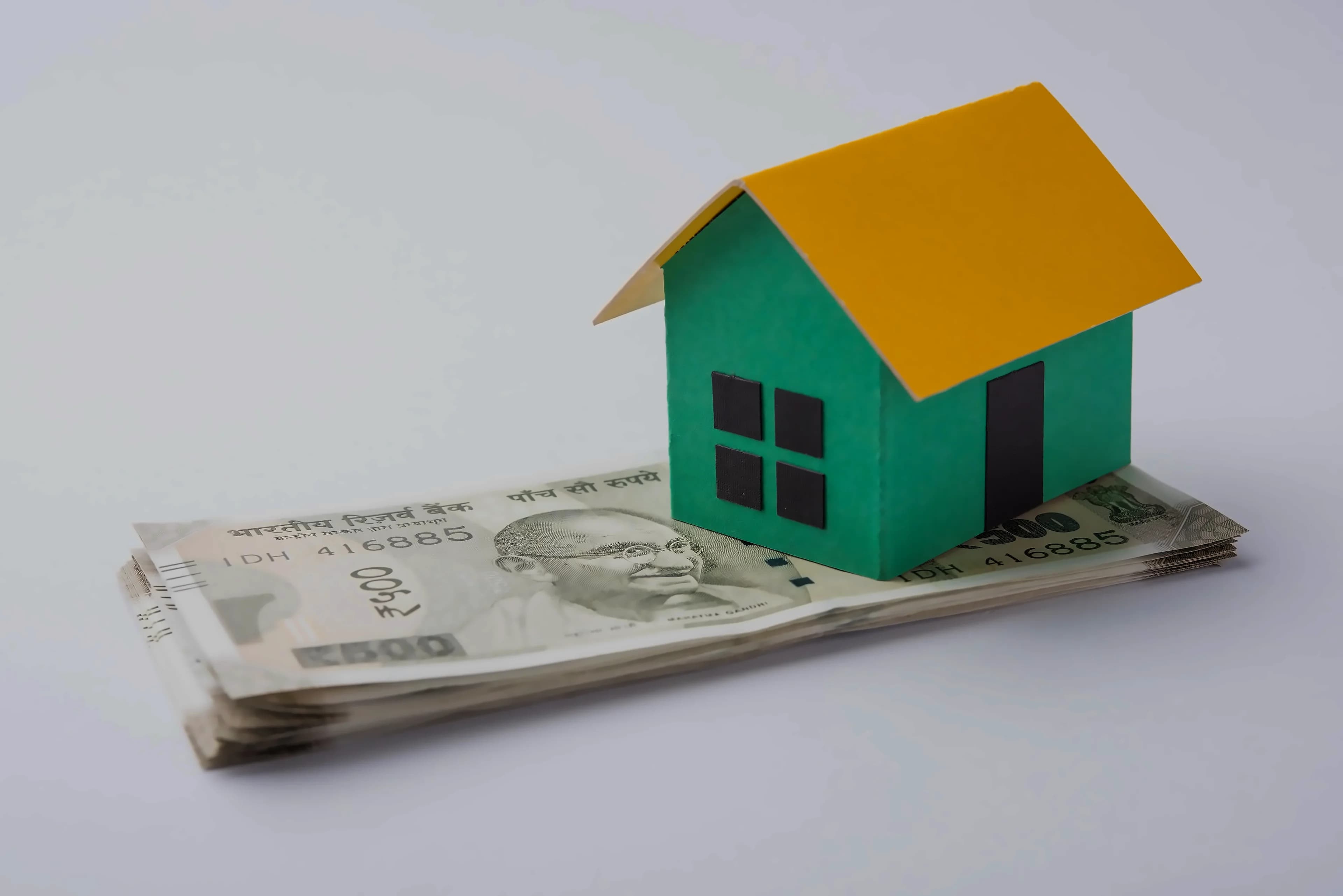 HC Rules: Residence, Contribution Don't Create Property Ownership
