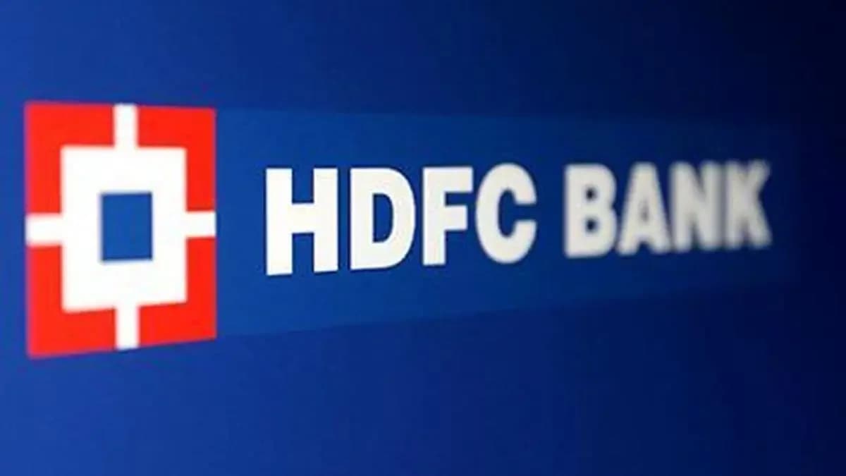 HDFC Bank hits fresh 52-week low at ₹715.05 amid continued selling