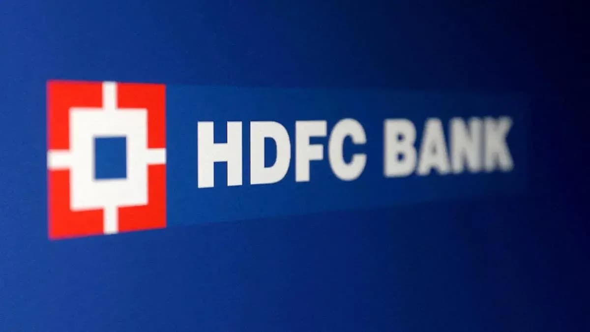HDFC Bank shares rise 1.87% weekly despite 27% YTD decline