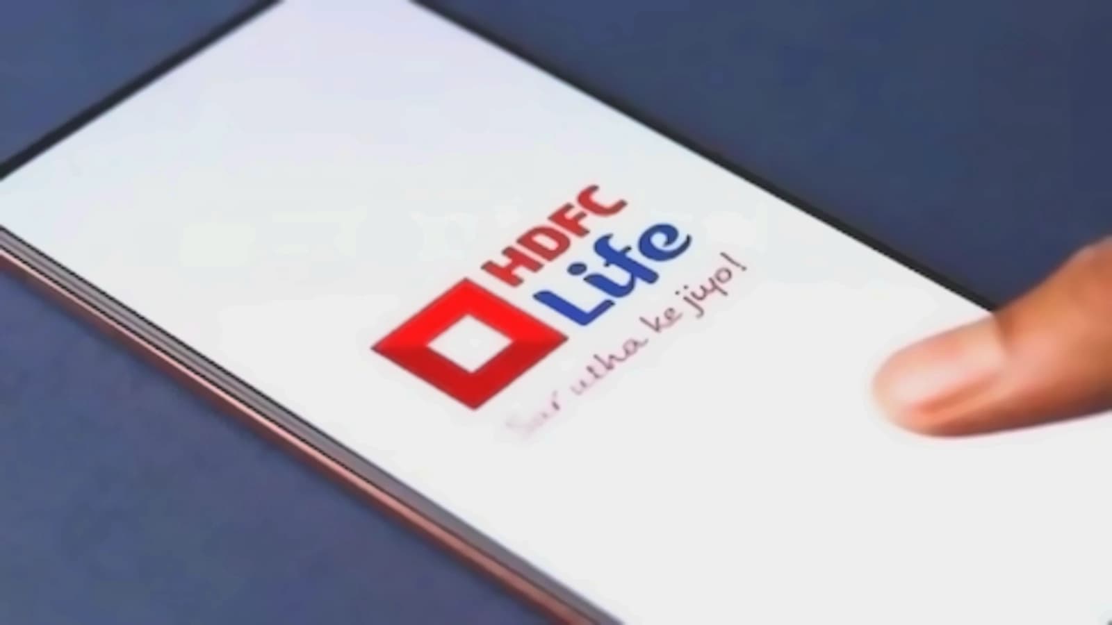 HDFC Life shares at ₹530 amid ₹3,365 cr GST demand confirmation