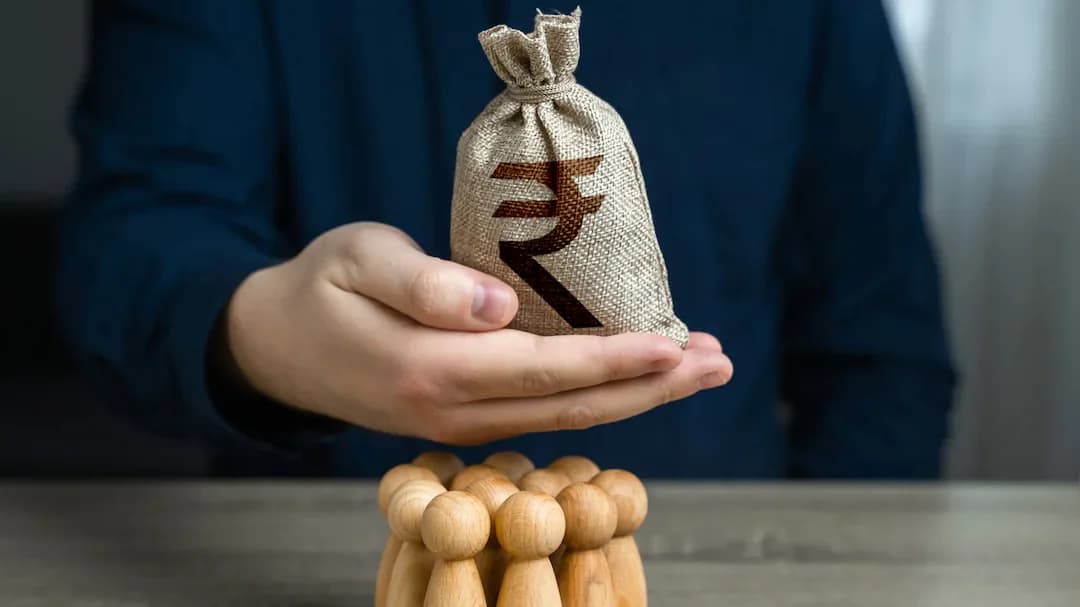 Hybrid MFs attract ₹1.55 trn inflows in FY26 on diversified appeal