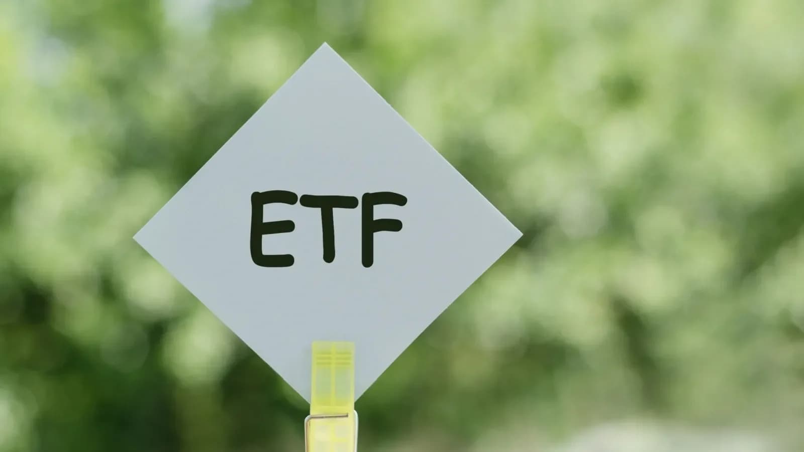 HDFC Mutual Fund restricts gold ETF investments amid import concerns