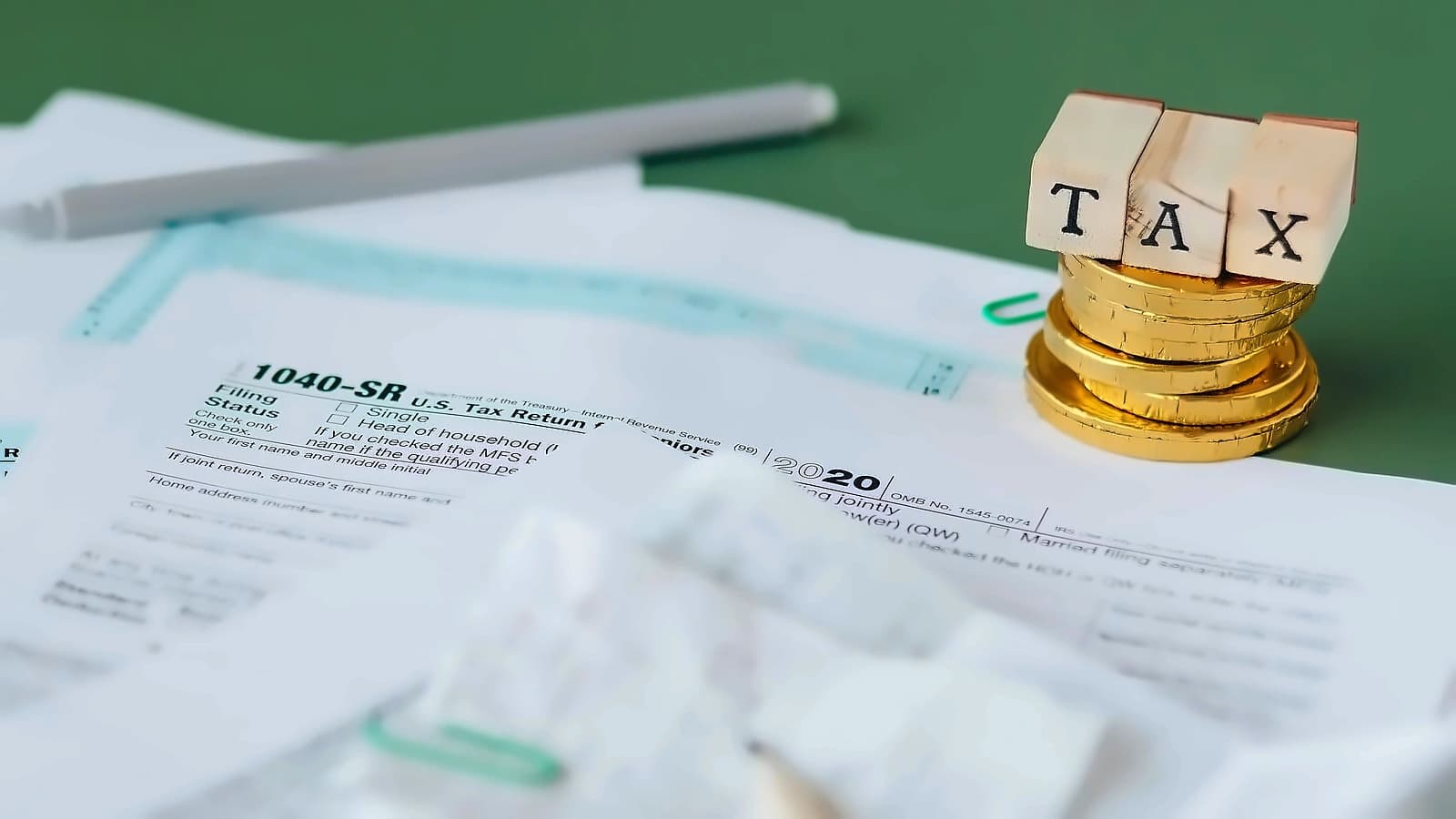 Income Tax Dept Probes 394 Entities Over ₹1.29 Lakh Crore Remittances