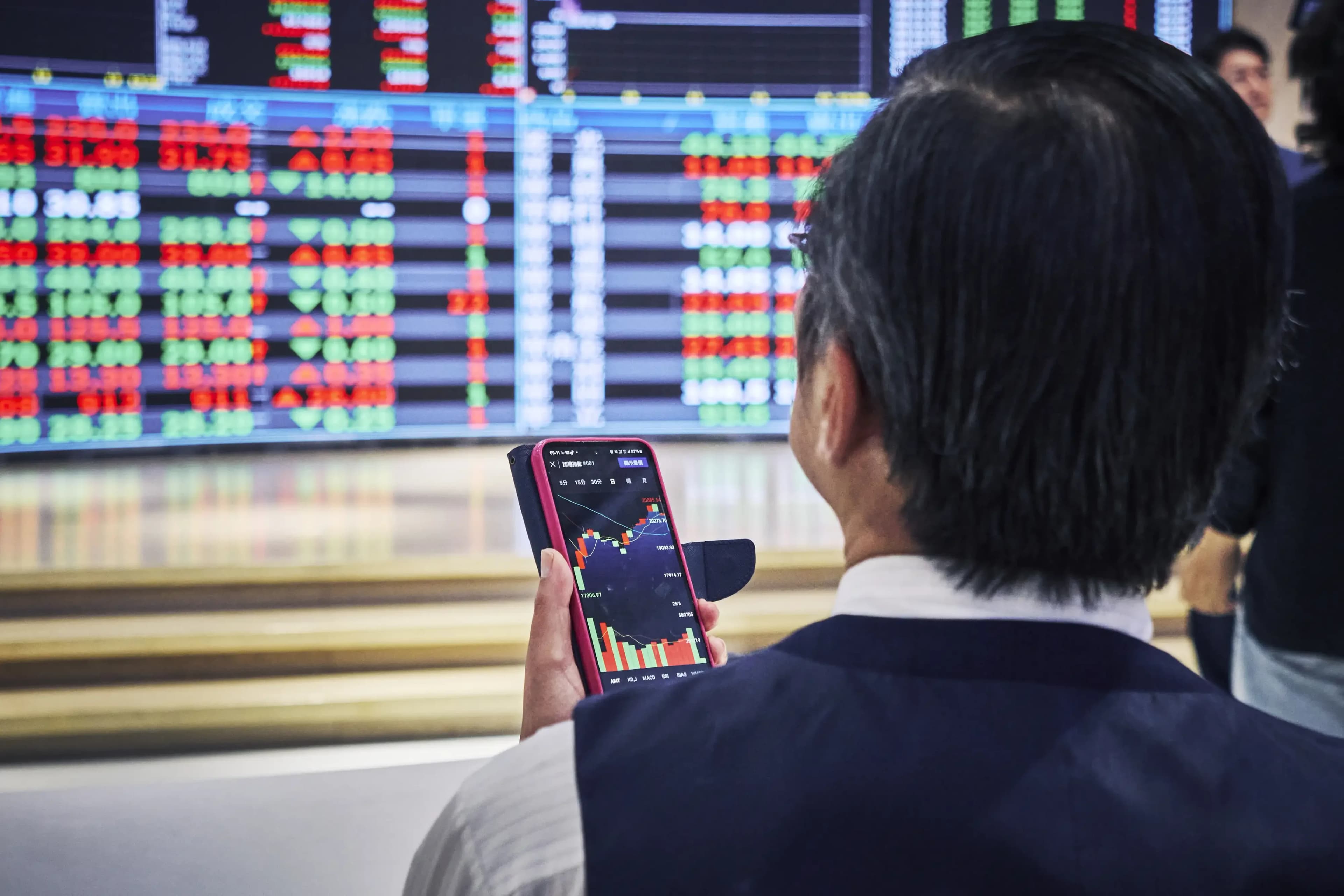 India ETFs See $5B Outflows as AI Boom Redirects Capital