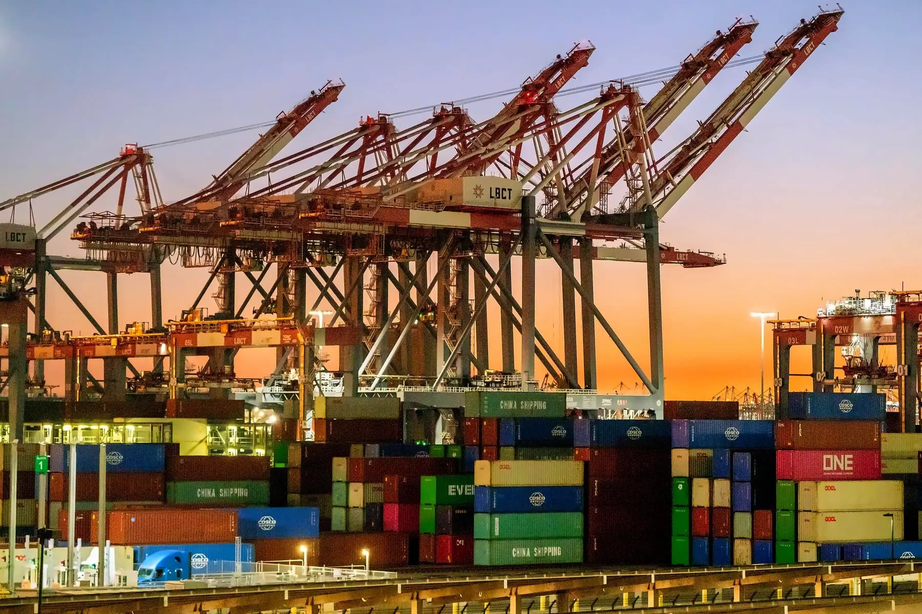 India trade deficit narrows to $9.41bn in Aug as exports surge 25.4%