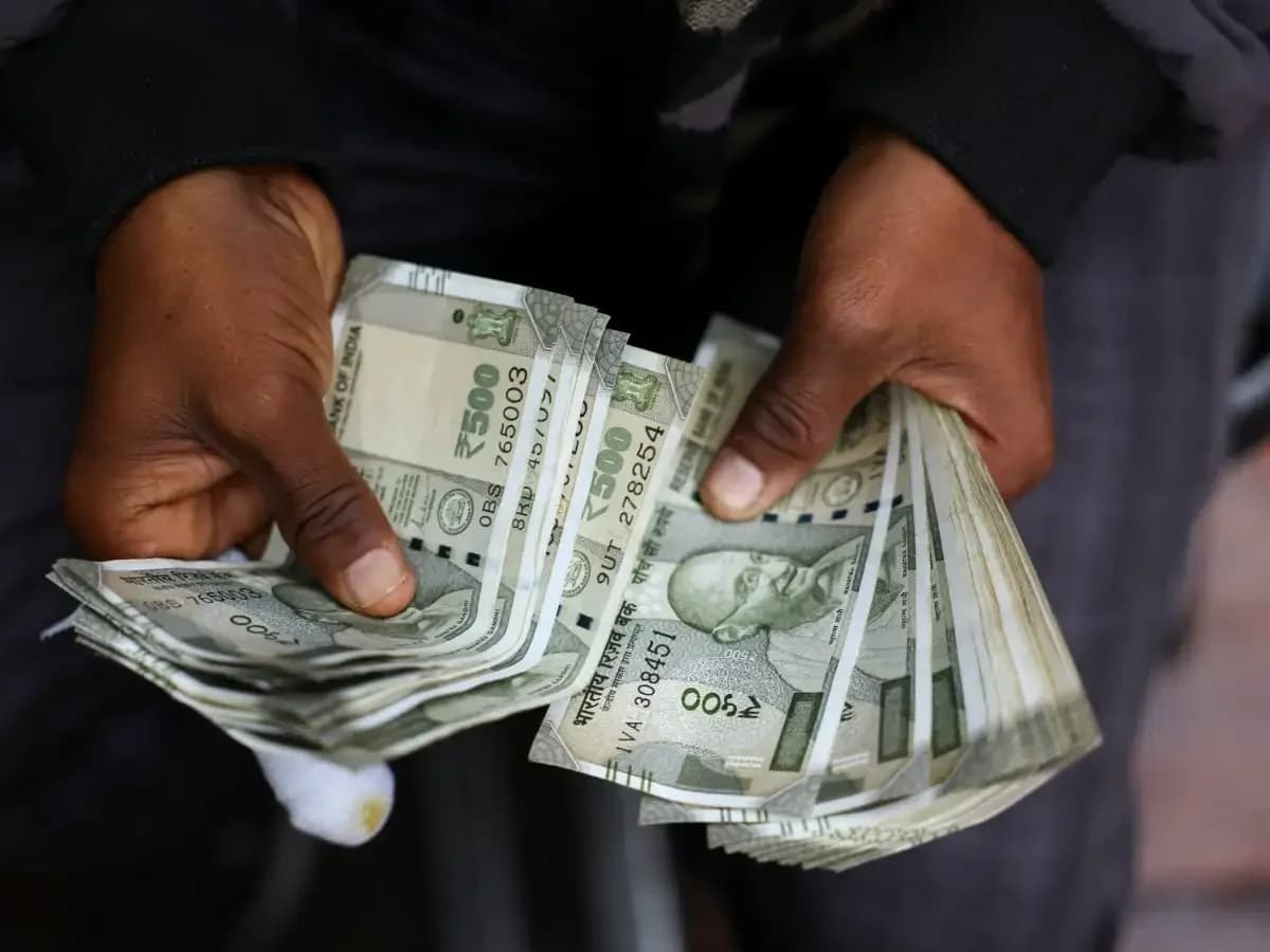 RBI Warns Banks Against Loan Price War as FCNR Liquidity Deployment Expected