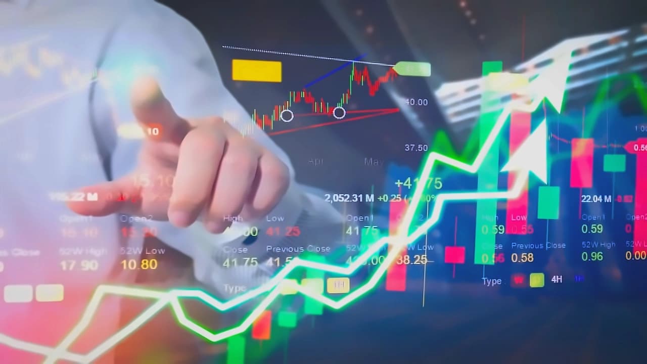 Indian stocks surge 2.5% on India-US trade deal, oil falls 5%