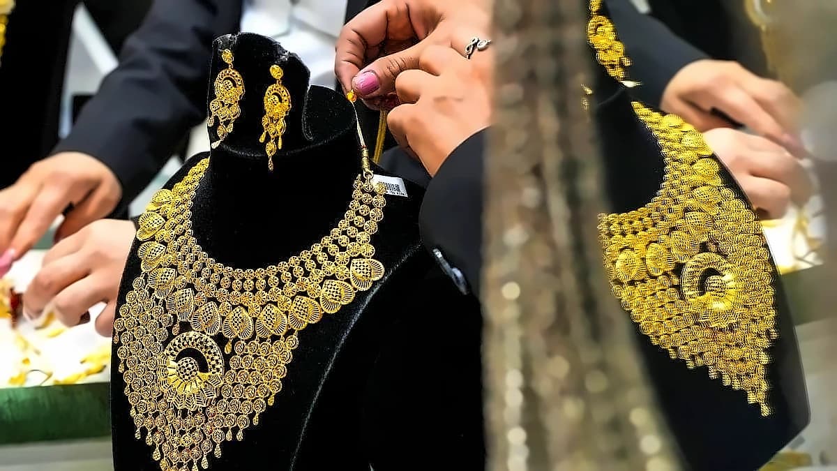 Indians Hold 34,600 Tonnes of Gold - More Than US, Germany, Italy & Russia Combined