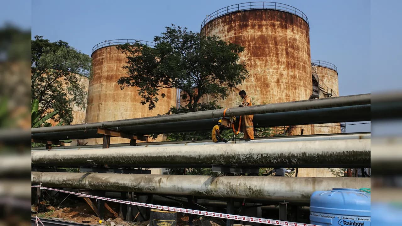 India's fuel exports hit 31-month low at 930,000 bpd in May