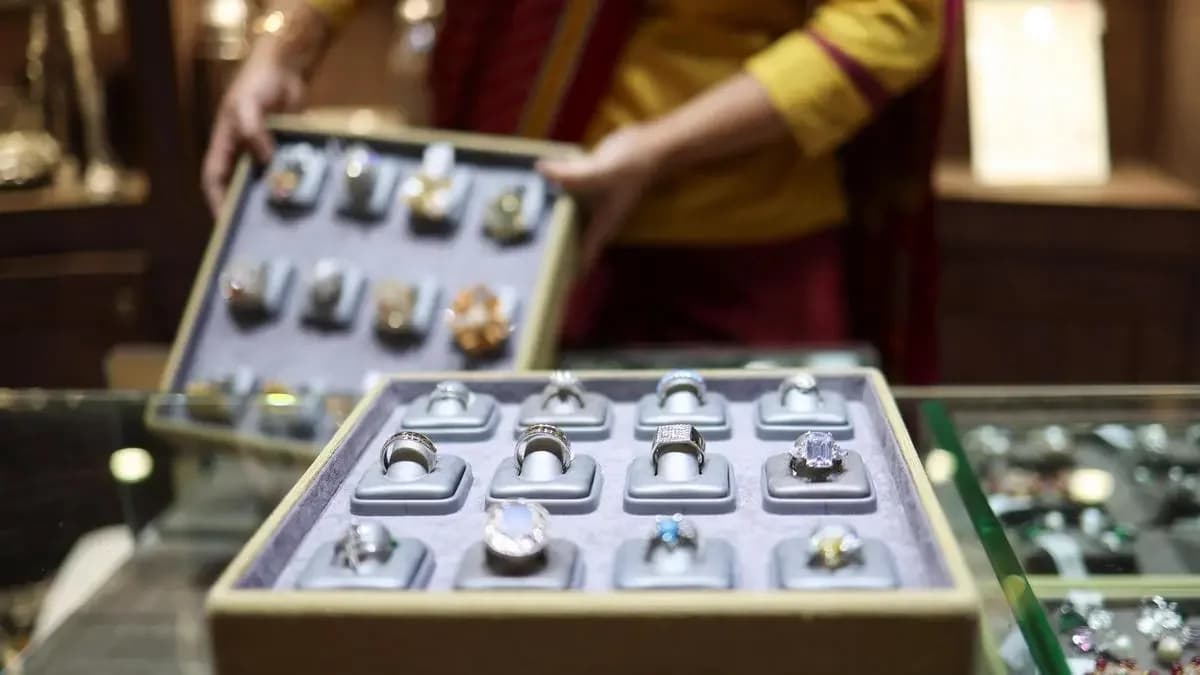 India's exports crash 7.44% in March amid Middle East conflict