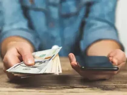 India's invisible receipts surge 56% to $464.189 billion in FY26