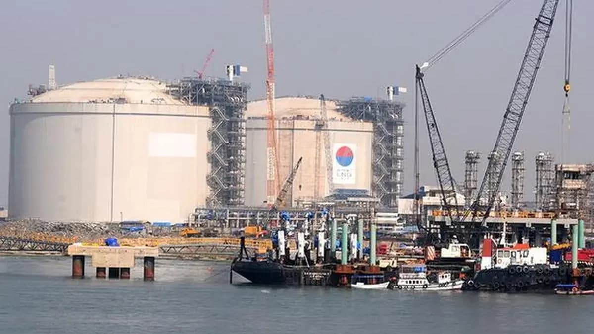 Iran threatens wider blockade as India faces 1.5 mt/month LNG shortfall