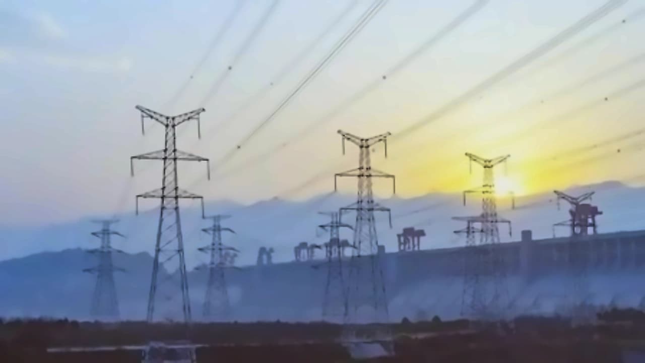 India's power capacity crosses 530 GW, set to hit 600 GW next year