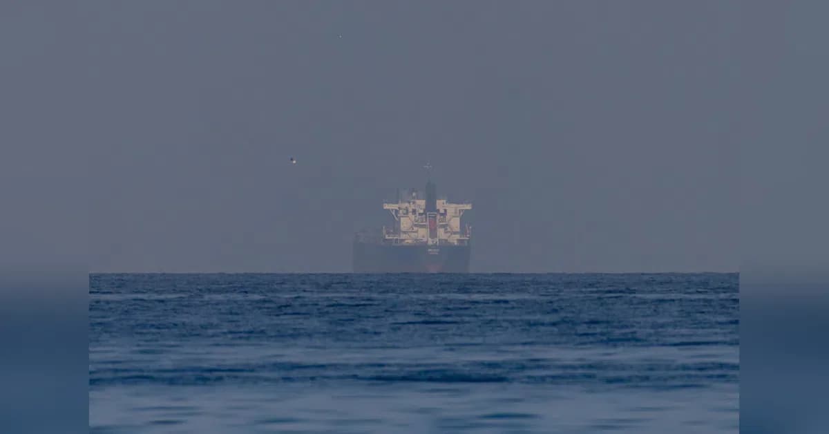 Iran, Oman discuss Strait of Hormuz payment system amid US warnings