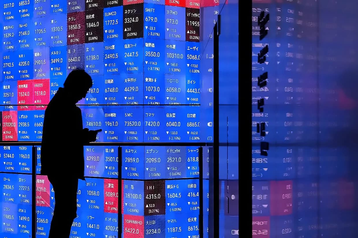 Nikkei 225 surges for third day, reclaims 71,000 mark on AI rally